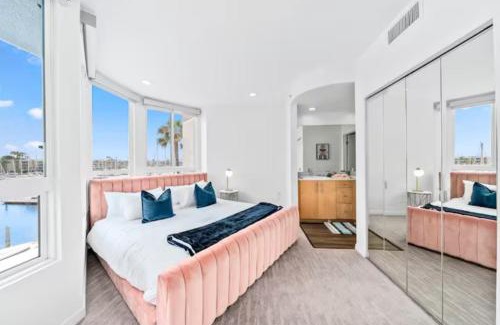 Marina del Rey Apartment | Harbor Views Retreat By Venice Beach In Marina DR