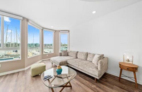 Marina del Rey Apartment | Harbor Views Retreat By Venice Beach In Marina DR