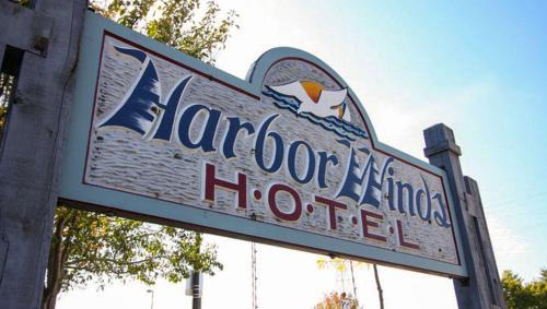 Sheboygan Hotel | Harbor Winds Hotel