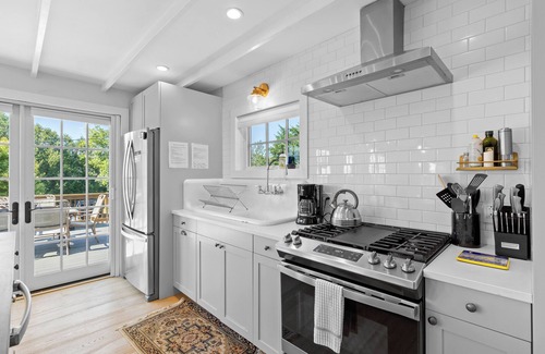 Rockland House | Harborside Cottage, walk to town