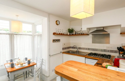 Weymouth Cottage | HARBOUR CATCH COTTAGE, pet friendly, with a garden in Weymouth