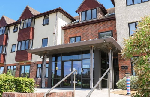 Littlehampton Cottage | HARBOUR HAVEN AT MARINE COURT, family friendly in Littlehampton