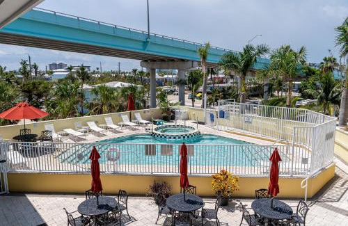 Fort Myers Beach Apartment | Harbour House at the Inn Unit 213 condo