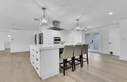 Moorings House | HARBOUR HOUSE - Newly Renovated Pool Home Walking Distance to Beach!