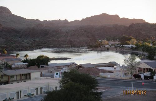 Parker Strip Hotel | Harbour Inn