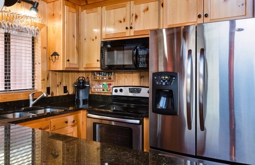 Six Mile Ski Chalet | Harbour Pointe Chalet with Boat Slip
