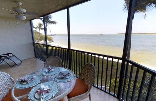 Punta Rassa Apartment | Harbour Tower 116 Sanibel Harbour Resort