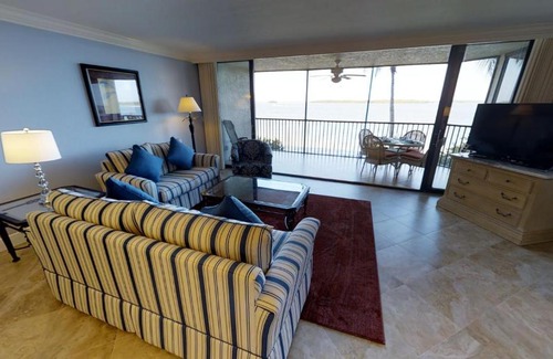 Punta Rassa Apartment | Harbour Tower 116 Sanibel Harbour Resort