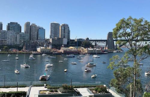 McMahons Point Apartment | Harbourfront Art Deco Hall - Sought-after in Sydney