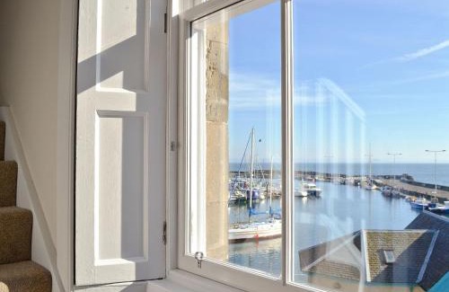 Anstruther House | Harbourside Apartment