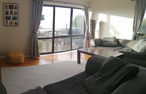Raglan House | HarbourViews, North Facing and recently renovated.