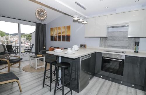 Borth-y-Gest Apartment | Harbwr Hideaway