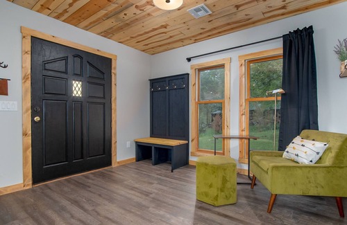 Sulphur Apartment | Hard to find Cabin - perfect at the top of the range, close to Arbuckle Lake