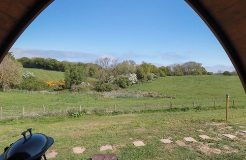 Scarborough Cottage | HARE POD, pet friendly, with a garden in Burniston
