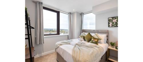 Harrow Apartment | Harmonious Greens: Cozy 1-Bed Flat in Harrow