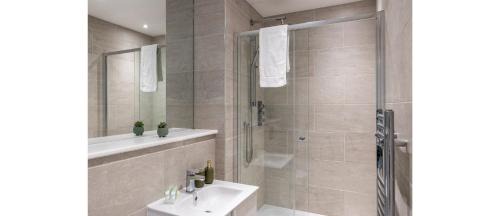 Harrow Apartment | Harmonious Greens: Cozy 1-Bed Flat in Harrow