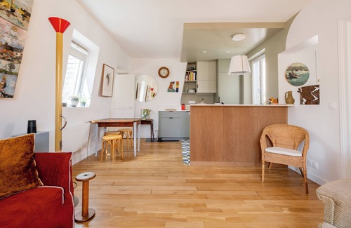 Plaisance Apartment | Harmonious Hues, by Veeve