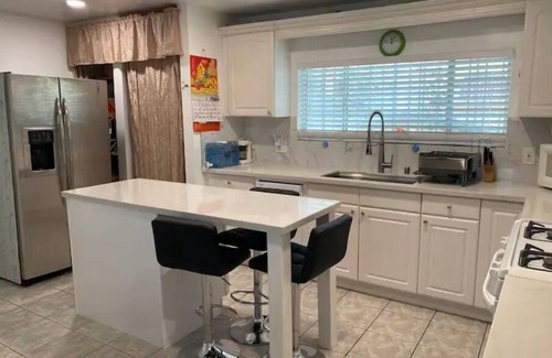 Rosemead House | Harmony Home - 2BD/2BTH House