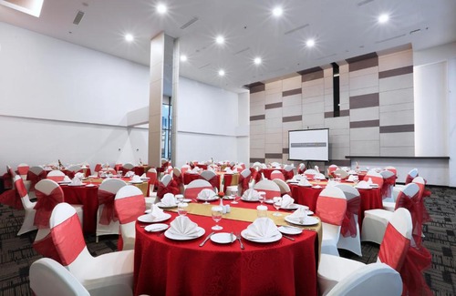 Palembang Hotel | Harper Palembang by ASTON