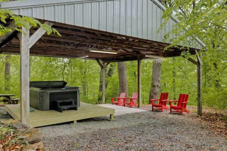 Kabletown House | Harpers Ferry Cottage Hot Tub, WiFi, Dog-Friendly