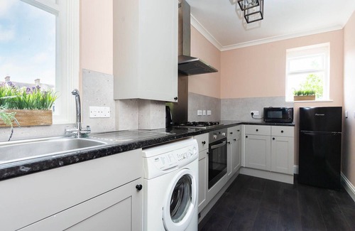 Ramsgate Apartment | Harriet - Quaint one bedroom apartment with easy parking