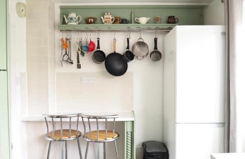 Debenham House | Harris Court