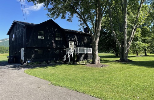 New Paltz House | Harrison Field Rail Hiking 10Acre Views Pool Trail2 New Paltz