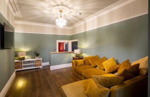 Harrogate House | Harrogate Self Catering - Harlow House - Harrogate Valley Gardens View