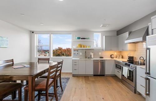 East Queen Anne House | Harry Potter Sweet Suites