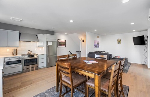 East Queen Anne House | Harry Potter Sweet Suites