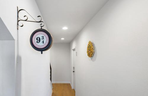 East Queen Anne House | Harry Potter Sweet Suites