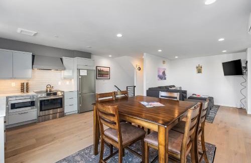 East Queen Anne House | Harry Potter Sweet Suites