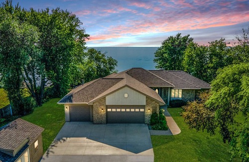 Chilton House | Harsch's Beach Escape - Lake/Theater/Games/HotTub