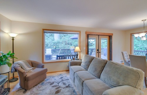 Burley House | Harstine Island Retreat w/ Community Pool!