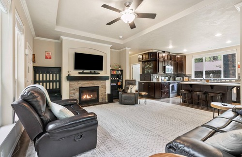 Skykomish House | Hart Haus at Stevens Pass- spacious w/hot tub, EV charger, enclosed yard for pets!