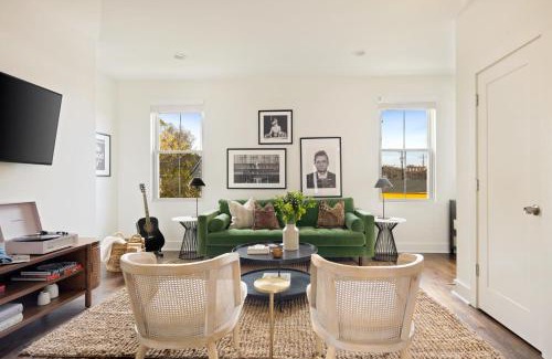Chestnut Hill House | Hart Suite Buyout 4 by AvantStay Two Town House Buyout w Modern Amenities in Nashville