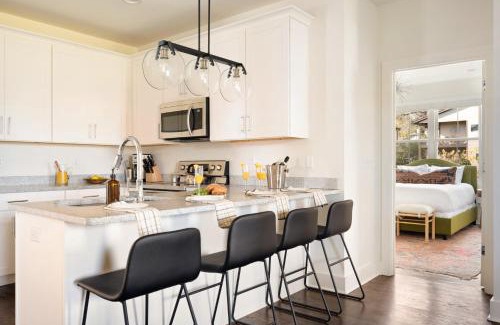 Chestnut Hill House | Hart Suite Buyout 4 by AvantStay Two Town House Buyout w Modern Amenities in Nashville