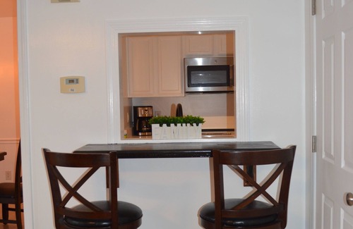 Winston - Salem House | Hartman Casita! Quiet neighborhood.1 king Bed!