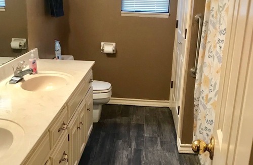 Pawhuska House | Hartness Ranch Bed and Bath