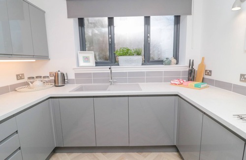 Berwick-upon-Tweed House | HARVEST COTTAGE 1, pet friendly, character holiday cottage in Lowick