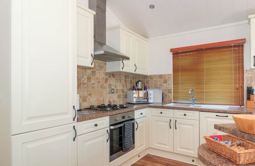 Puxton Cottage | HARVESTER LODGE, family friendly, luxury holiday cottage in Hewish