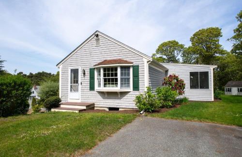 Harwich Port House | Harwich Getaway by Leavetown Vacations