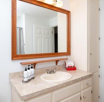 Harwich Port House | Harwich Getaway by Leavetown Vacations