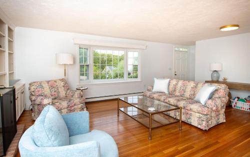 Harwich Port House | Harwich Getaway by Leavetown Vacations
