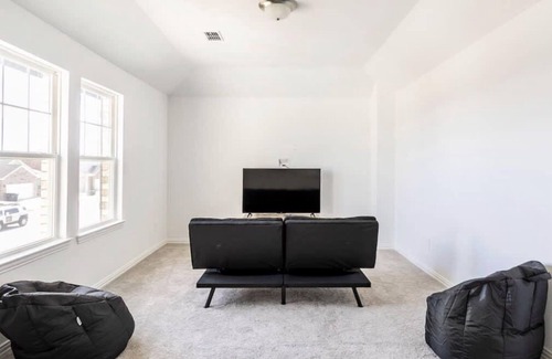 Haslet House | Haslet Havana~Huge Home