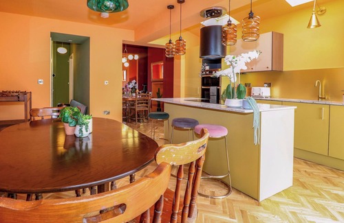 Old Town Hastings Cottage | HASTINGS HEIGHTS, pet friendly, character holiday cottage in Hastings
