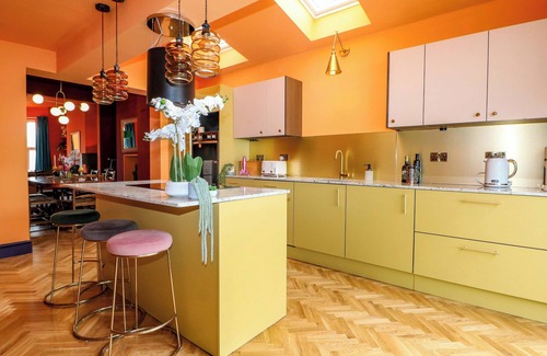 Old Town Hastings Cottage | HASTINGS HEIGHTS, pet friendly, character holiday cottage in Hastings