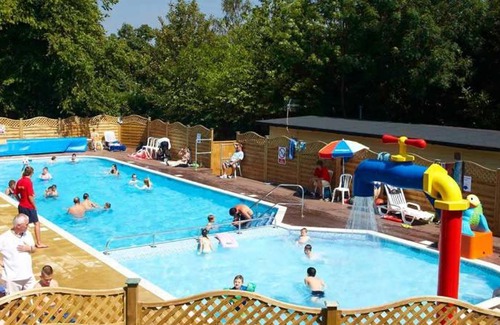 St Leonards-On-Sea Apartment | Hastings Holiday Home at Fairlight Lodge Beauport Holiday Park