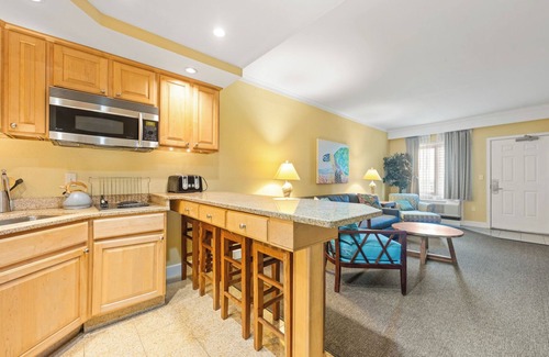 Hatteras Apartment | Hatteras Happy Hour at Villas of Hatteras Landing Near-Beach Condos with Pool Access!