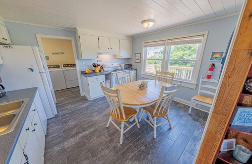 Salvo Cottage | Hatteras Island Charmer!